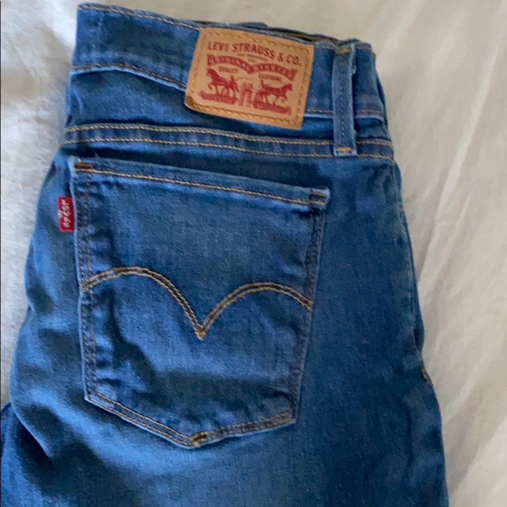 LEVI JEANS